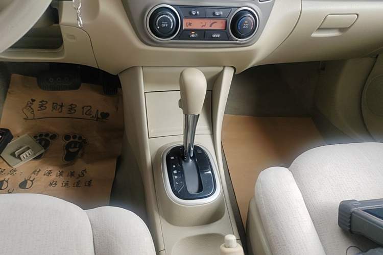 Used Nissan Sylphy 2018 Classic 1.6XE CVT Comfort Edition Gear Lever