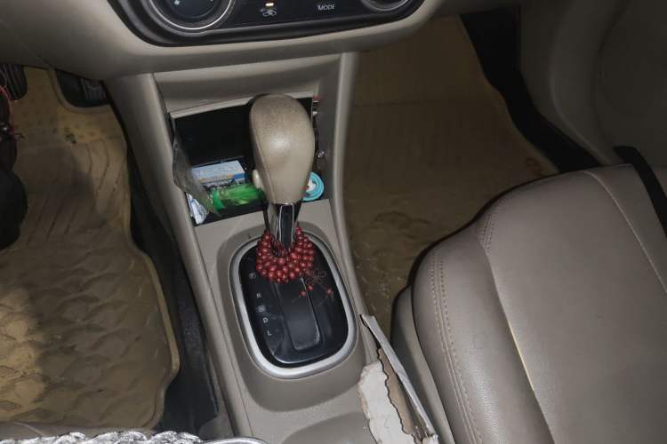 Used Nissan Sylphy 2018 Classic 1.6XE CVT Comfort Edition Gear Lever