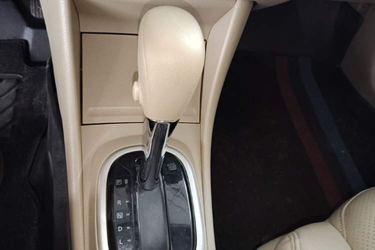 Used Nissan Sylphy 2018 Classic 1.6XE+ CVT Leading Edition Gear Lever