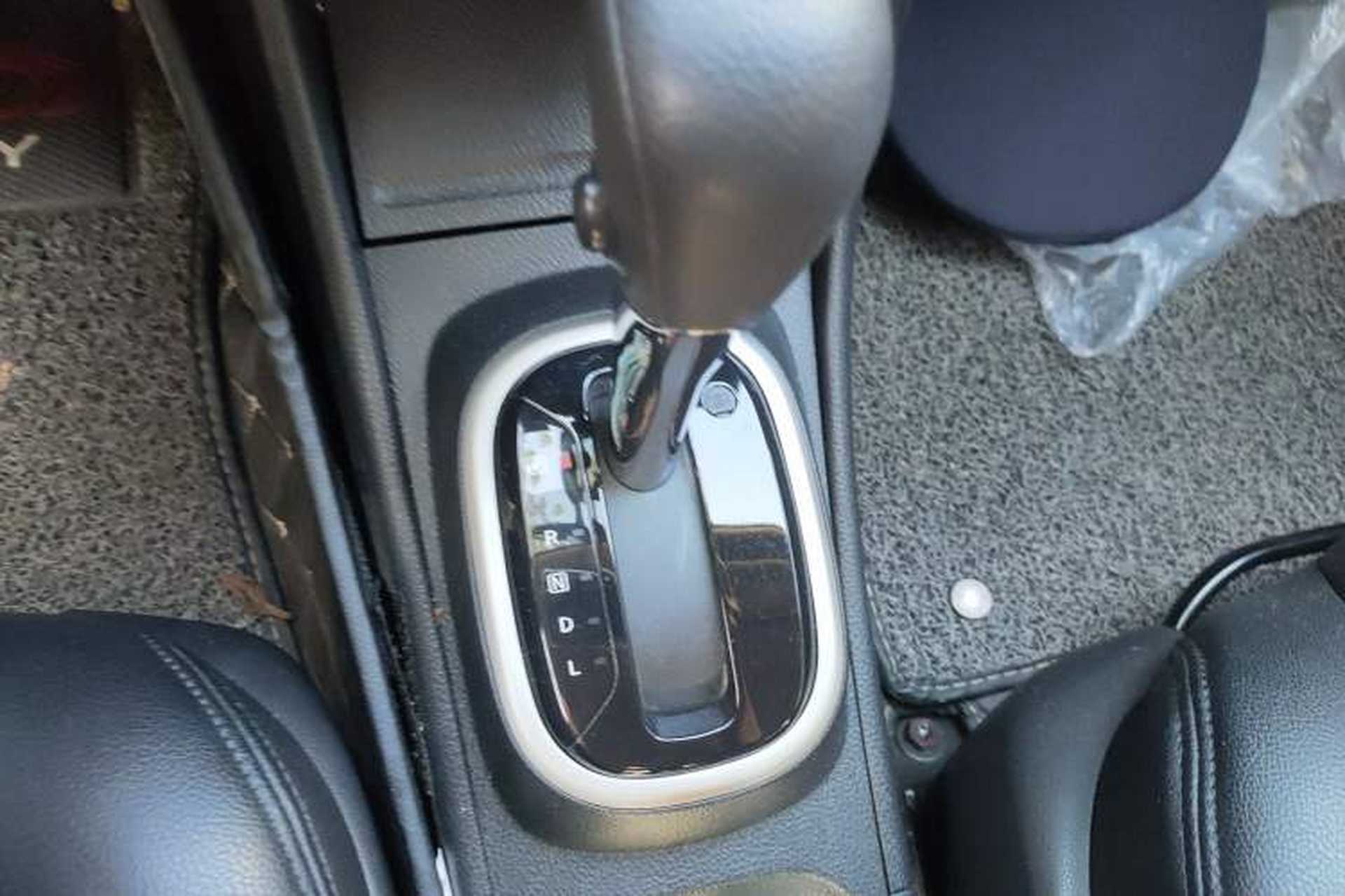 Used Nissan Sylphy 2018 Classic 1.6XE CVT Comfort Edition Gear Lever