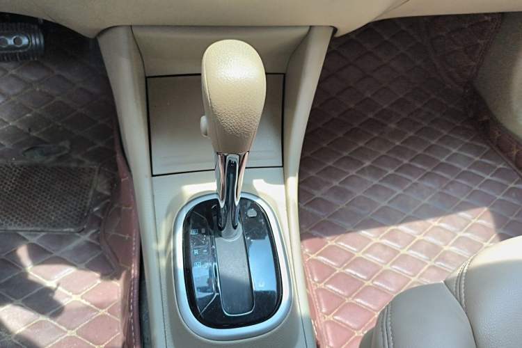 Used Nissan Sylphy 2018 Classic 1.6XE+ CVT Leading Edition Gear Lever