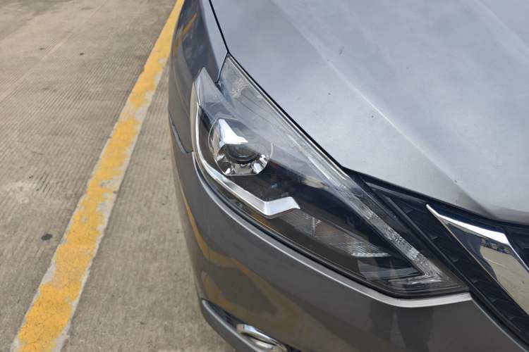 Used Nissan Sylphy 2018 1.6XV CVT Deluxe Edition Right Front Headlight