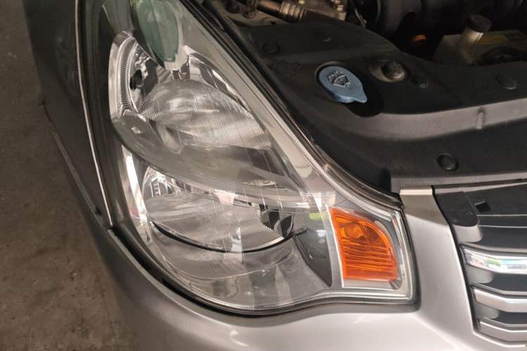 Used Nissan Sylphy 2018 Classic 1.6XE Manual Comfort Edition Right Front Headlight