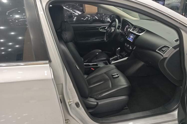 Used Nissan Sylphy 2018 1.6XV CVT Deluxe Edition Right Front Seat