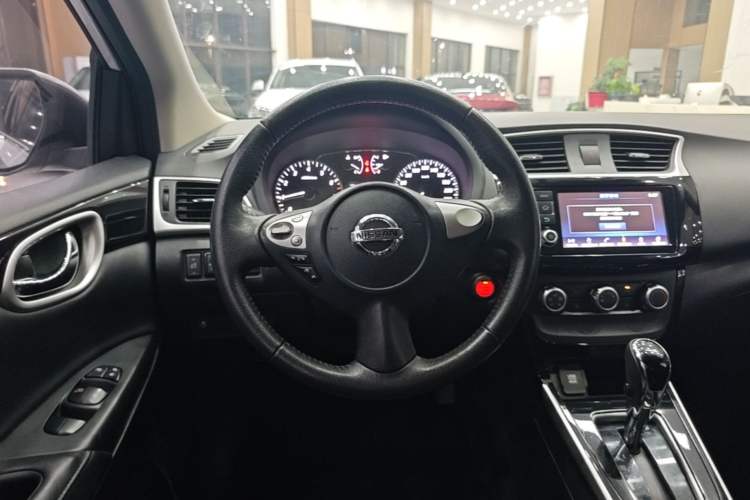 Used Nissan Sylphy 2018 1.6XV CVT Deluxe Edition Steering Wheel