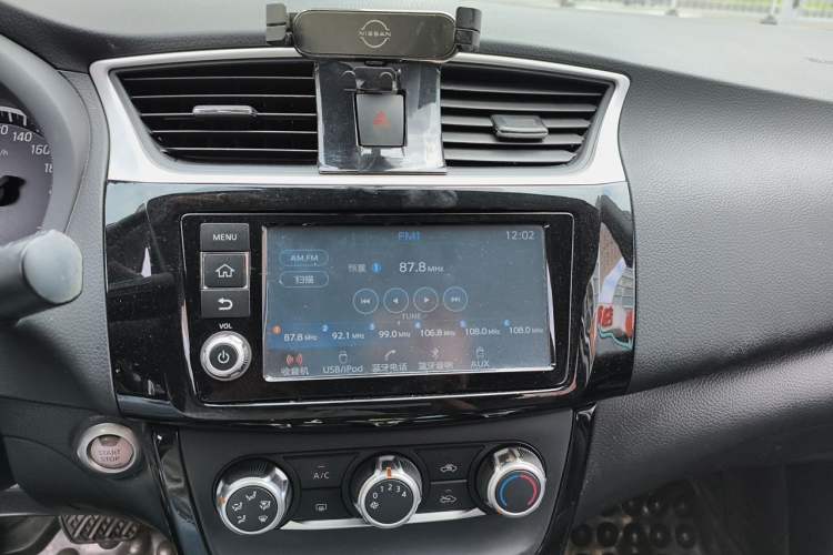 Used Nissan Sylphy 2018 1.6XV CVT Deluxe Edition Audio And AC Panel