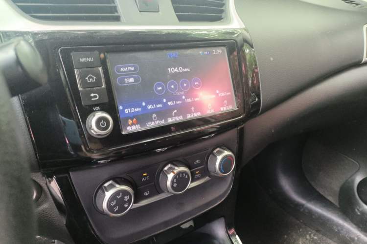 Used Nissan Sylphy 2018 1.6XV CVT Deluxe Edition Audio And AC Panel