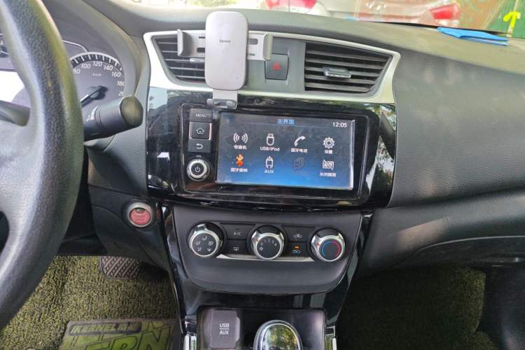 Used Nissan Sylphy 2018 1.6XV CVT Deluxe Edition Audio And AC Panel