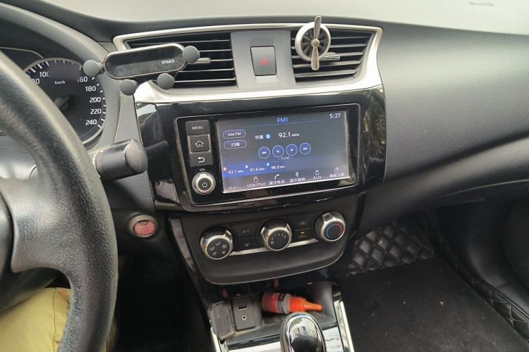Used Nissan Sylphy 2018 1.6XV CVT Deluxe Edition Audio And AC Panel