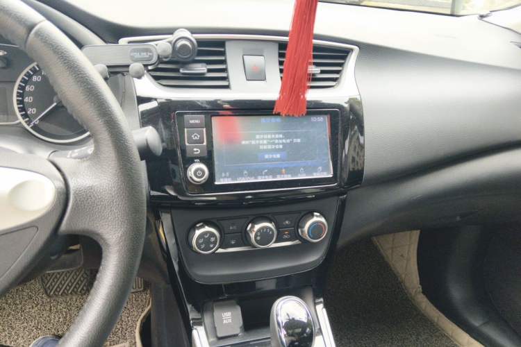 Used Nissan Sylphy 2018 1.6XV CVT Deluxe Edition Audio And AC Panel