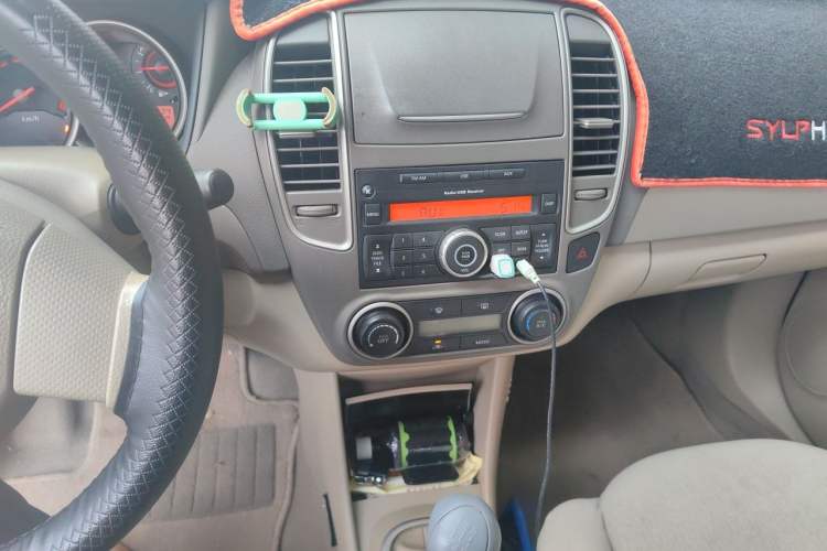 Used Nissan Sylphy 2018 Classic 1.6XE Manual Comfort Edition Audio And AC Panel