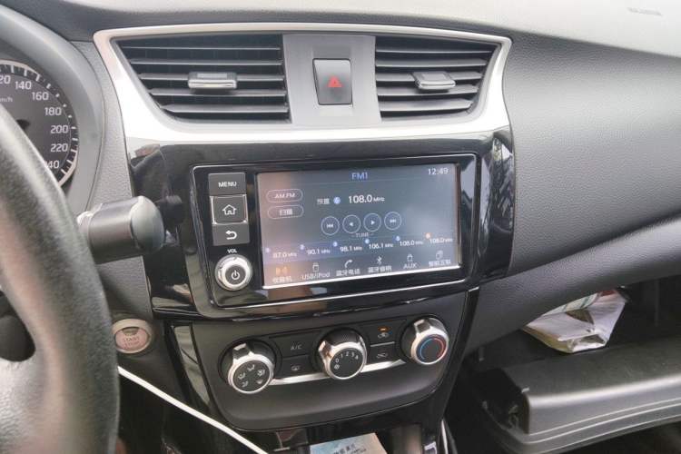 Used Nissan Sylphy 2018 1.6XV CVT Deluxe Edition Audio And AC Panel