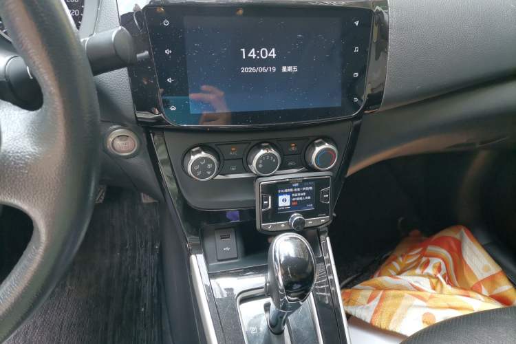 Used Nissan Sylphy 2018 1.6XV CVT Deluxe Edition Audio And AC Panel