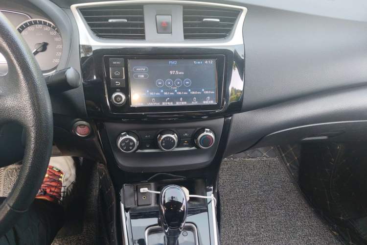 Used Nissan Sylphy 2018 1.6XV CVT Deluxe Edition Audio And AC Panel