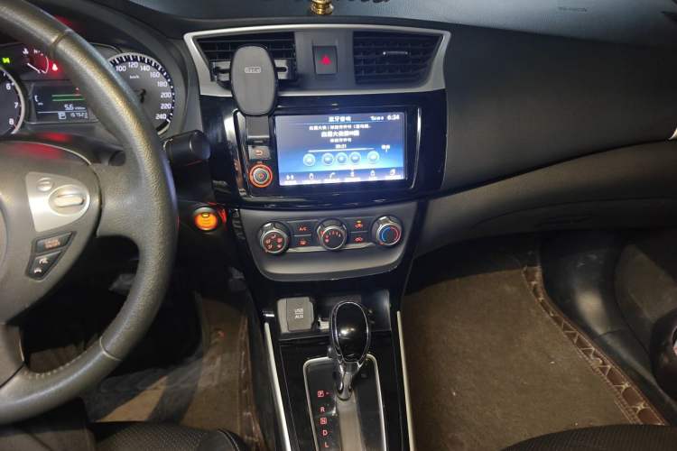 Used Nissan Sylphy 2018 1.6XV CVT Deluxe Edition Audio And AC Panel