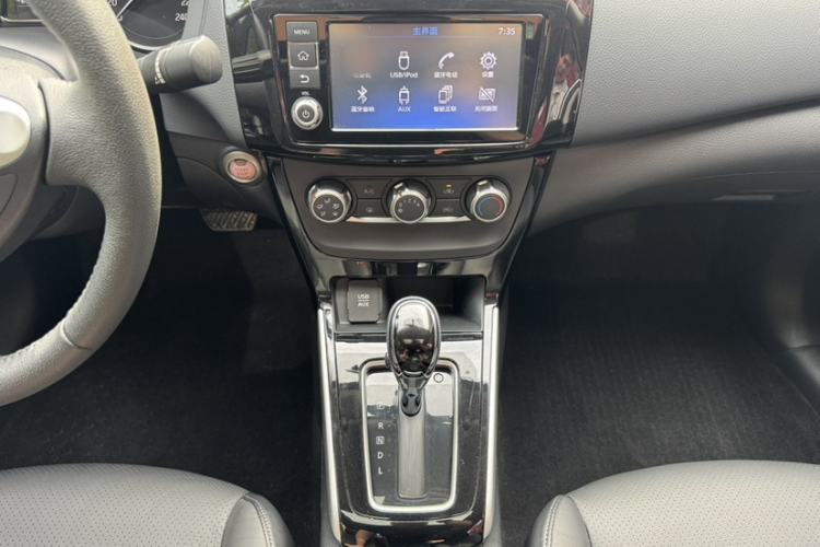 Used Nissan Sylphy 2018 1.6XV CVT Deluxe Edition Audio And AC Panel
