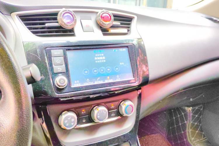 Used Nissan Sylphy 2018 1.6XV CVT Deluxe Edition Audio And AC Panel