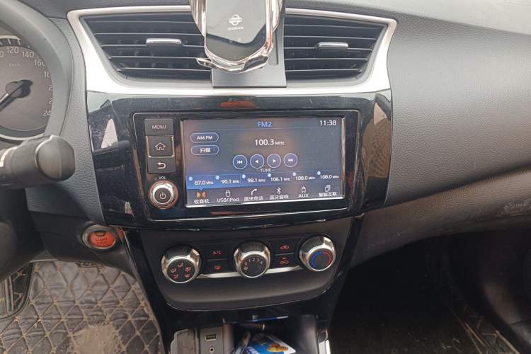 Used Nissan Sylphy 2018 1.6XV CVT Deluxe Edition Audio And AC Panel