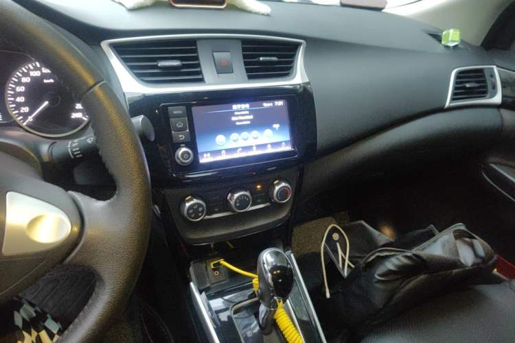 Used Nissan Sylphy 2018 1.6XV CVT Deluxe Edition Audio And AC Panel