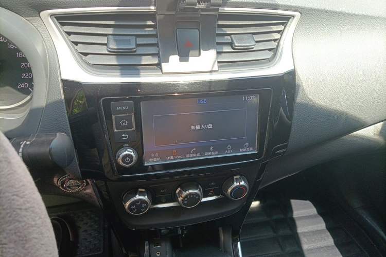 Used Nissan Sylphy 2018 1.6XV CVT Deluxe Edition Audio And AC Panel