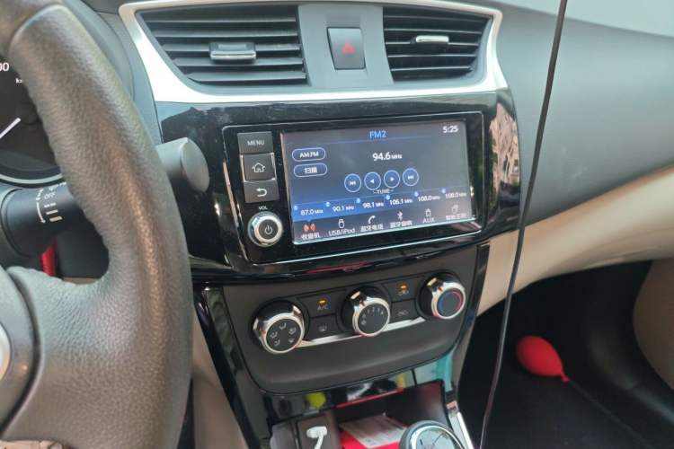 Used Nissan Sylphy 2018 1.6XV CVT Deluxe Edition Audio And AC Panel