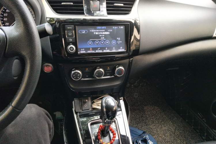 Used Nissan Sylphy 2018 1.6XV CVT Deluxe Edition Audio And AC Panel