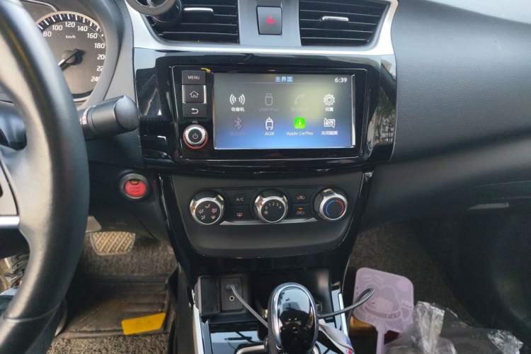 Used Nissan Sylphy 2018 1.6XV CVT Deluxe Edition Audio And AC Panel