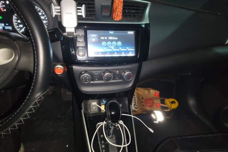 Used Nissan Sylphy 2018 1.6XV CVT Deluxe Edition Audio And AC Panel