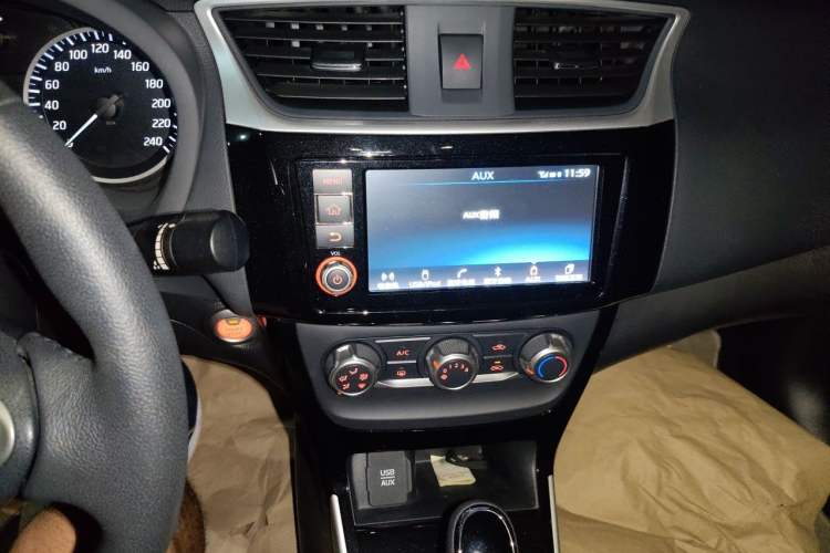 Used Nissan Sylphy 2018 1.6XV CVT Deluxe Edition Audio And AC Panel