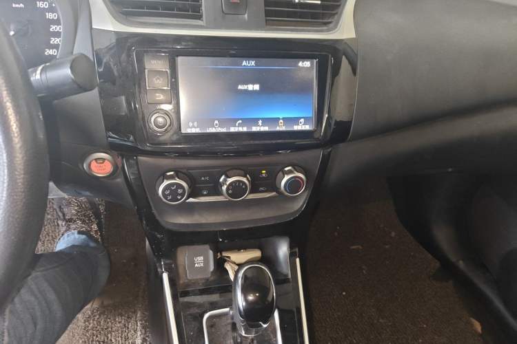 Used Nissan Sylphy 2018 1.6XV CVT Deluxe Edition Audio And AC Panel