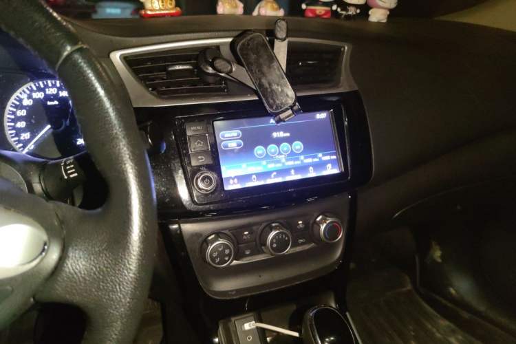 Used Nissan Sylphy 2018 1.6XV CVT Deluxe Edition Audio And AC Panel