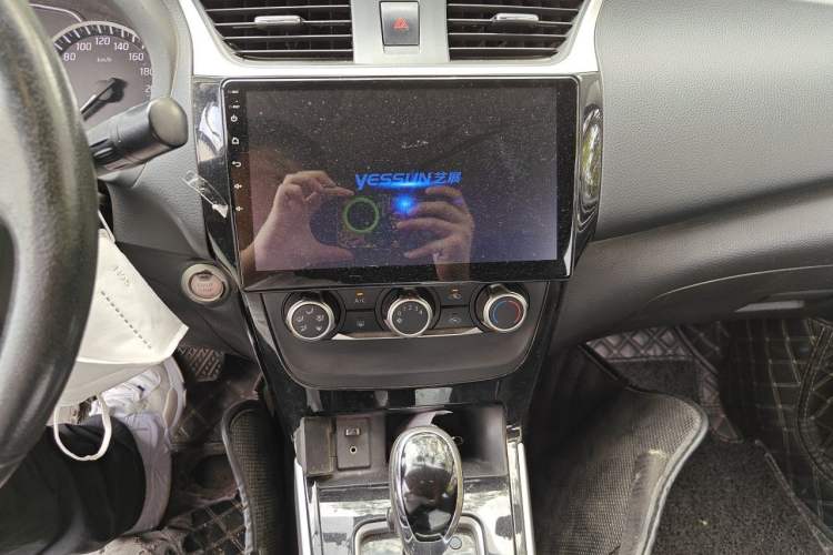 Used Nissan Sylphy 2018 1.6XV CVT Deluxe Edition Audio And AC Panel