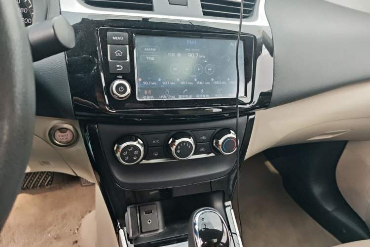Used Nissan Sylphy 2018 1.6XV CVT Deluxe Edition Audio And AC Panel