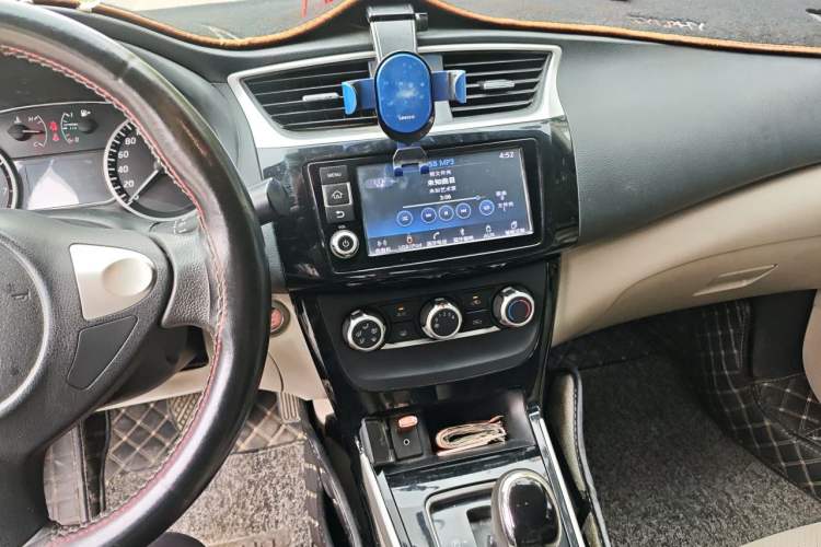 Used Nissan Sylphy 2018 1.6XV CVT Deluxe Edition Audio And AC Panel