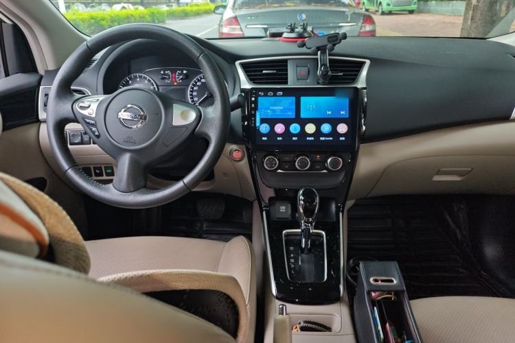 Used Nissan Sylphy 2018 1.6XV CVT Deluxe Edition Center Console