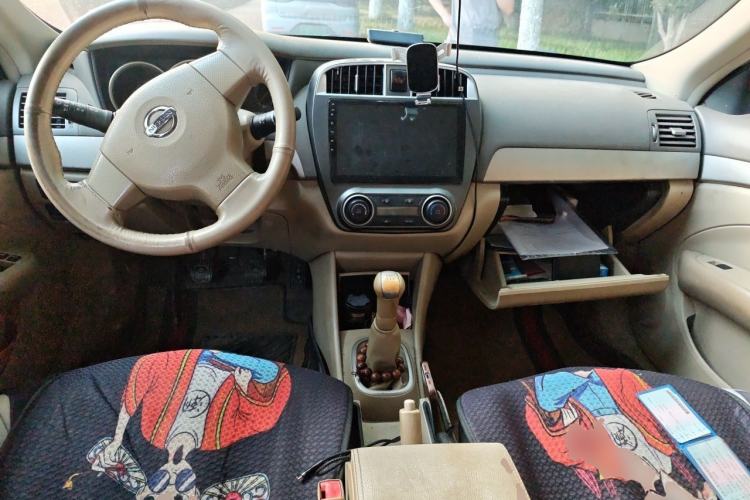Used Nissan Sylphy 2018 Classic 1.6XE Manual Comfort Edition Center Console