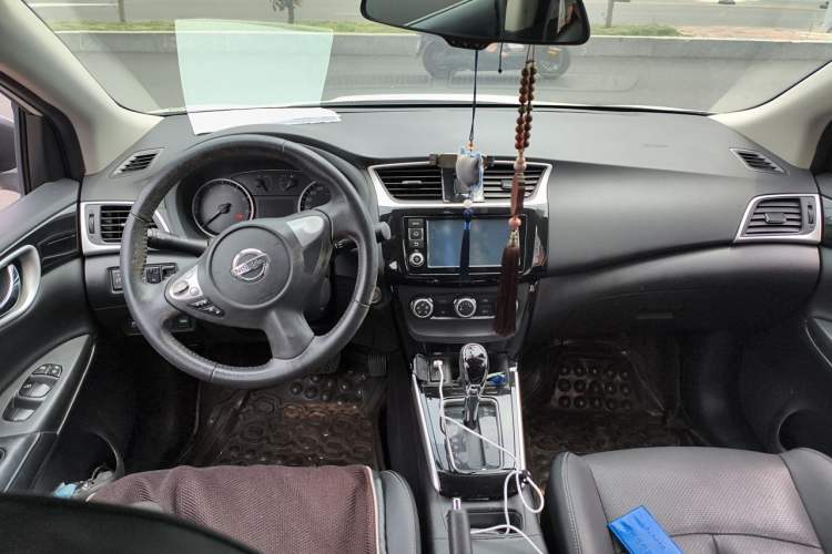Used Nissan Sylphy 2018 1.6XV CVT Deluxe Edition Center Console