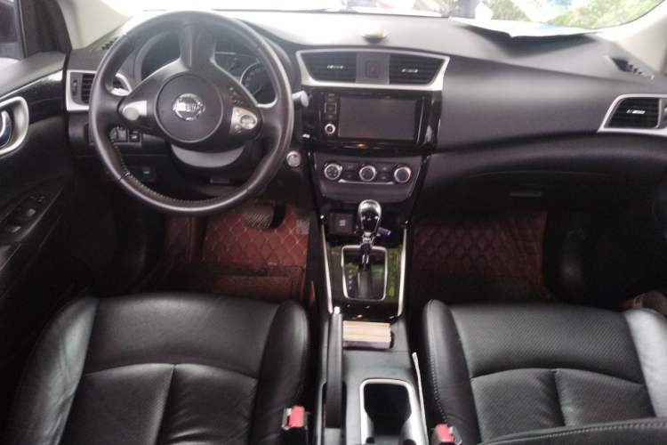 Used Nissan Sylphy 2018 1.6XV CVT Deluxe Edition Center Console