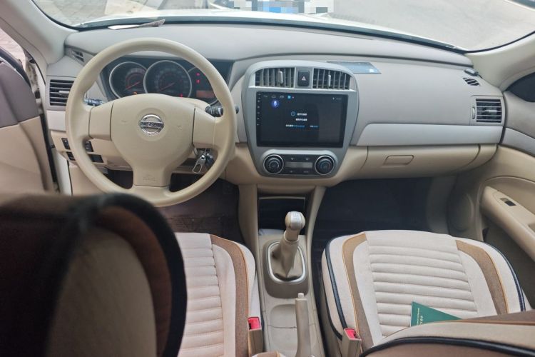 Used Nissan Sylphy 2018 Classic 1.6XE Manual Comfort Edition Center Console