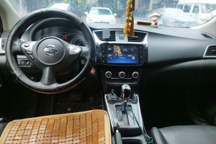 Used Nissan Sylphy 2018 1.6XV CVT Deluxe Edition Center Console