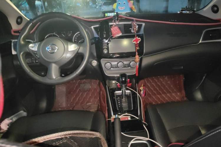 Used Nissan Sylphy 2018 1.6XV CVT Deluxe Edition Center Console