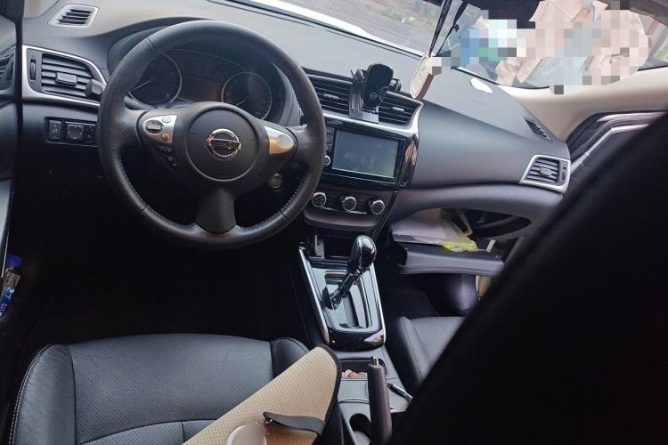 Used Nissan Sylphy 2018 1.6XV CVT Deluxe Edition Center Console