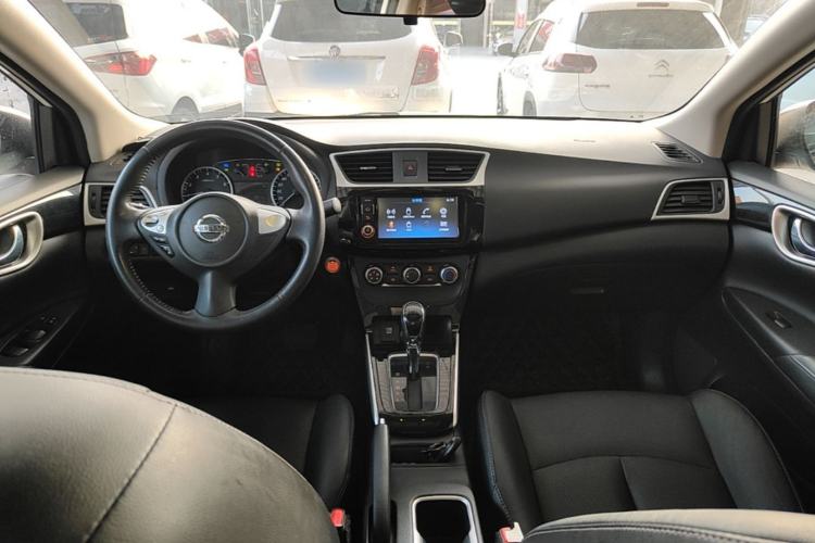 Used Nissan Sylphy 2018 1.6XV CVT Deluxe Edition Center Console