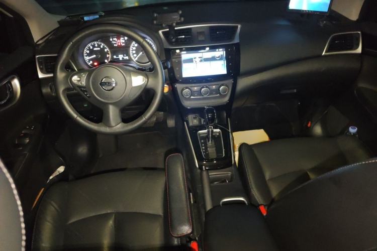 Used Nissan Sylphy 2018 1.6XV CVT Deluxe Edition Center Console