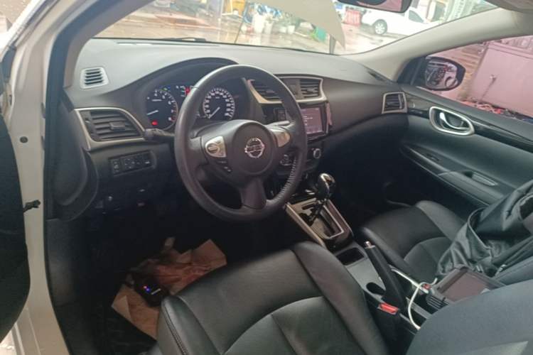 Used Nissan Sylphy 2018 1.6XV CVT Deluxe Edition Center Console