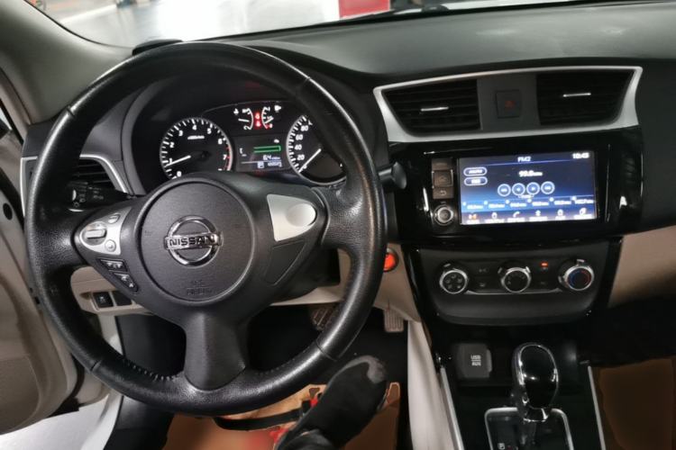 Used Nissan Sylphy 2018 1.6XV CVT Deluxe Edition Center Console