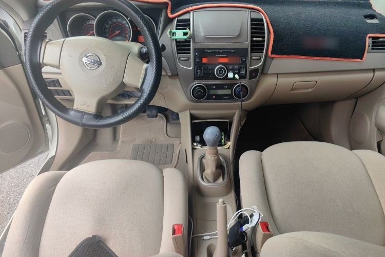 Used Nissan Sylphy 2018 Classic 1.6XE Manual Comfort Edition Center Console