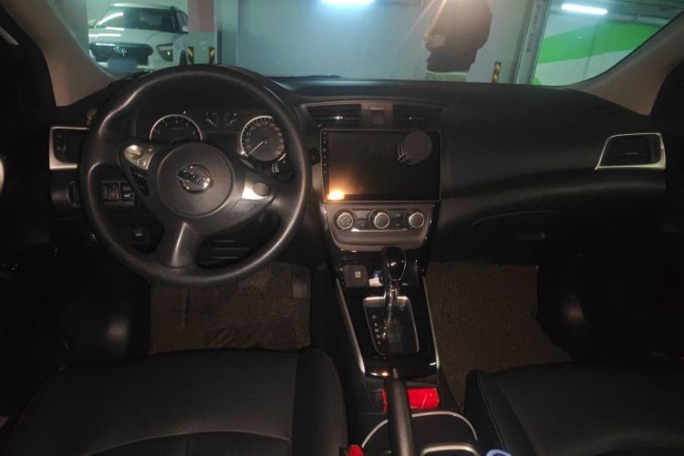 Used Nissan Sylphy 2018 1.6XV CVT Deluxe Edition Center Console