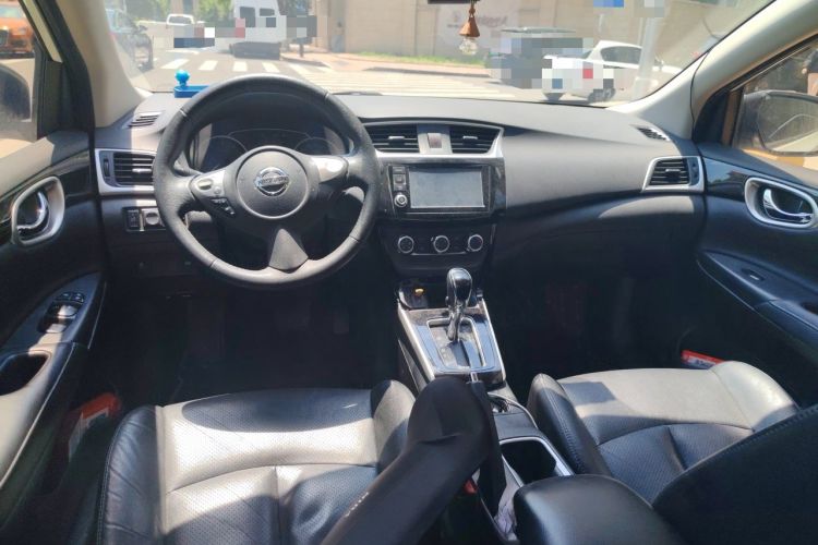 Used Nissan Sylphy 2018 1.6XV CVT Deluxe Edition Center Console