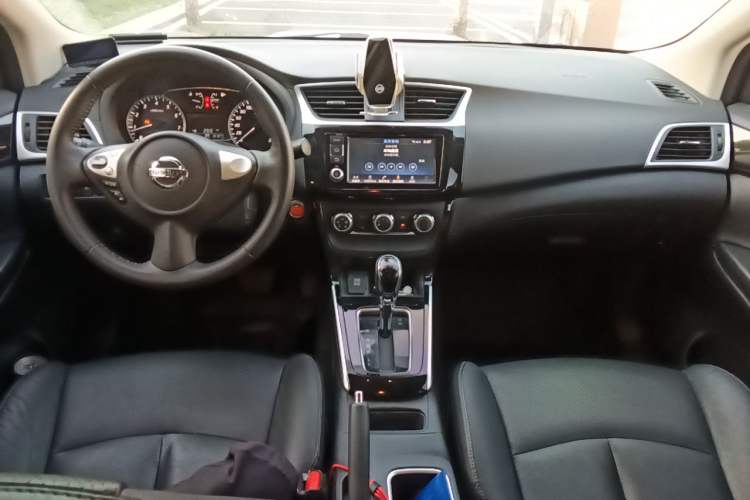 Used Nissan Sylphy 2018 Classic 1.6XE+ CVT Luxury Edition Center Console
